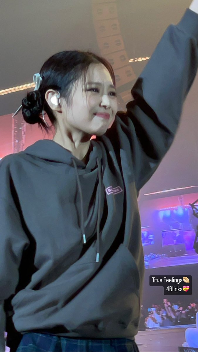 DC 제니 갤러리 tweet media