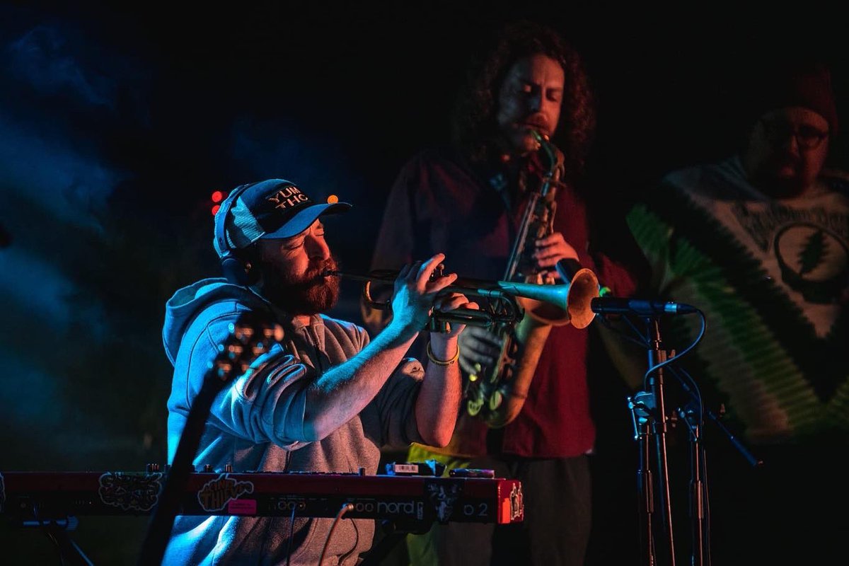 TheKindThieves's tweet photo. It’s been an amazing weekend! Let’s finish it off tonight at the @VisuliteTheatre in Charlotte, NC with @dogsinapileNJ! 🔥⚡️

📸: Rob Roane https://t.co/egxteEPlTE