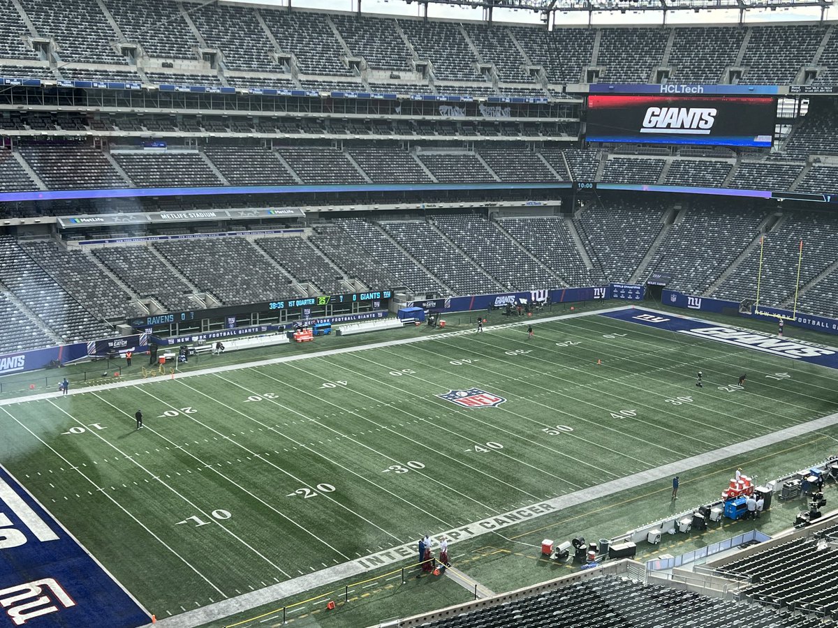 jeffzrebiec's tweet photo. Ravens and Giants get underway at MetLife Stadium in a little under three hours. Ravens looking to improve to 4-2 and 3-0 on the road this season. https://t.co/6Q72ZFikHA