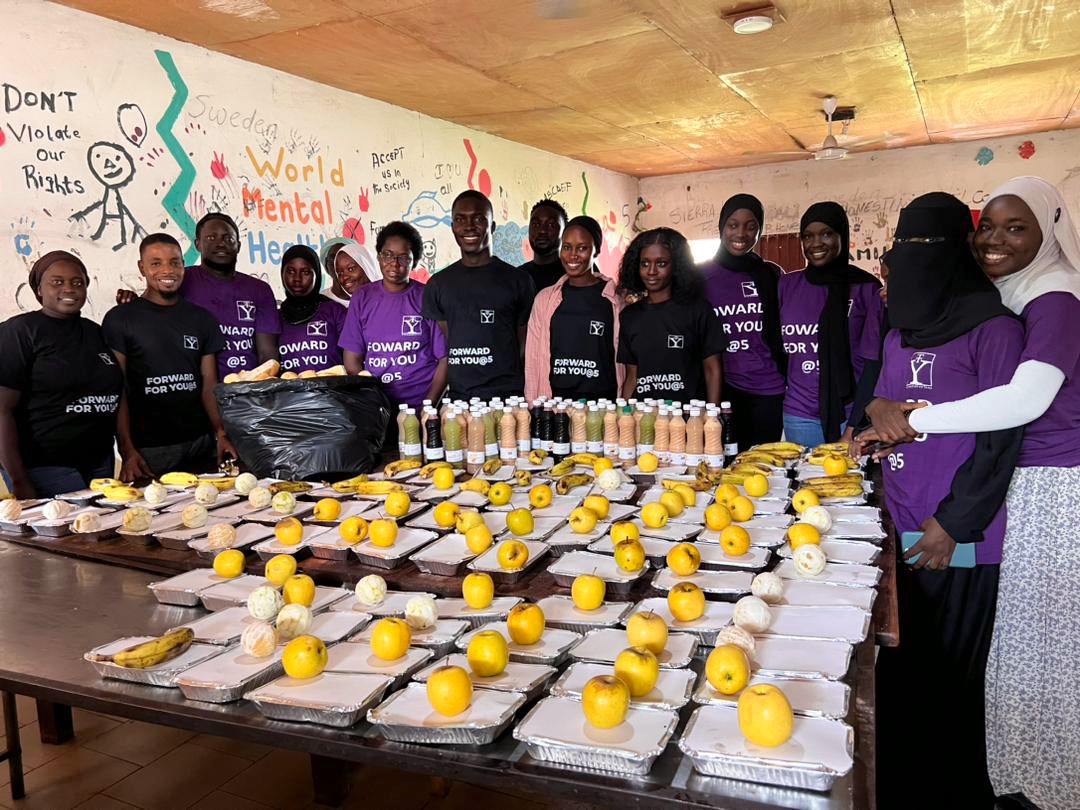 ajifgaye's tweet photo. @forwardforyou Family Day ; Thank you to every single person who donated a meal, we were able to provide 100 patients  at Tanka Tanka with a full meal, fruit, bread, juice and a slice of cake 🥰 Celebrating 6 years of @forwardforyou and World Mental Health Day ✨ THANK YOU ALL https://t.co/WGRABCzjkL