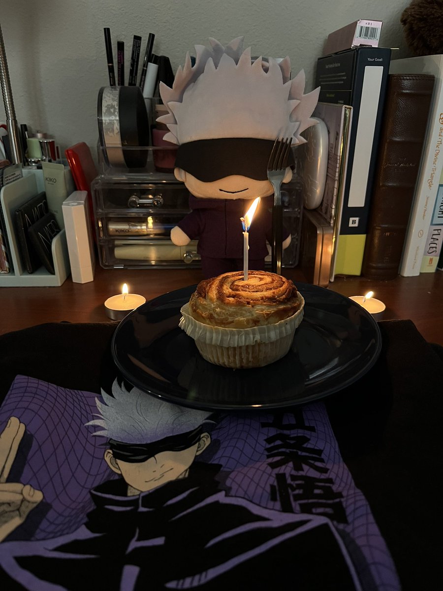 esoteric_eye's tweet photo. Since I couldn’t get any kikufuku, this will have to suffice… HAPPY #GOJO1KPARTY (๑>◡<๑) https://t.co/A0S2v5FNHS