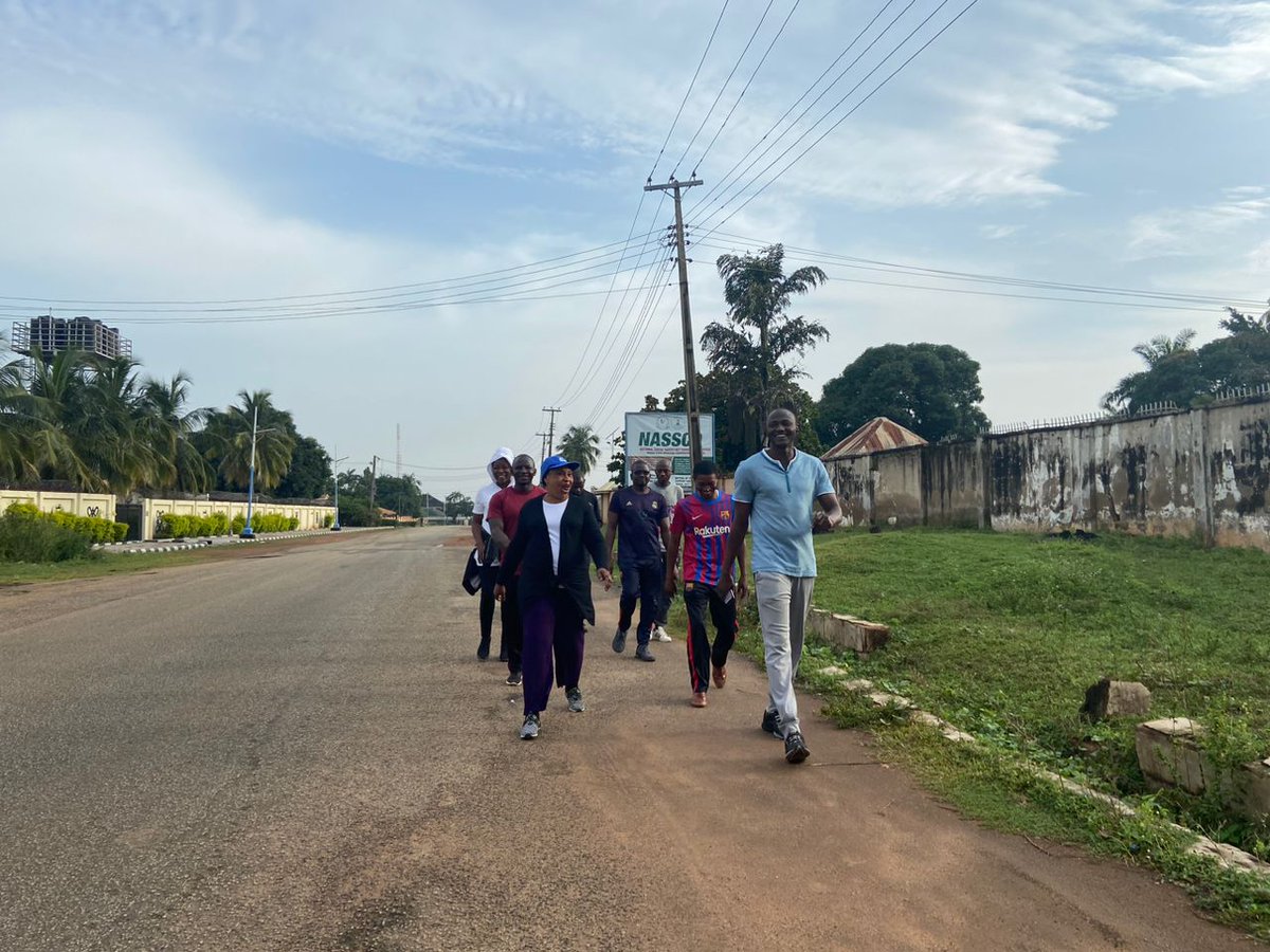 KwaraOnTop's tweet photo. WHO Kwara field office beating the non-communicable diseases through the weekly "Walk the Talk" exercises. Keep fit and move on #healthylifestyle #HealthyLiving @WMulombo @WHONigeria @ChimbaruAlex @CWarigon @Zeenahzeenat https://t.co/v0W50UKAPo