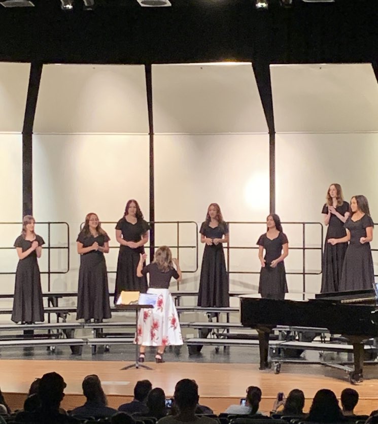 CLHS_Counselor's tweet photo. Such a great week - choir concert conducted by our amazing Mrs. Gabrielson, new to CLHS student lunch, pink out game &amp; mini cheer clinic, so much. Just a few more reasons CLHS will  #keepsrising  @CLHSPrincipal @coachmccoyela @organicteacher @AlexHigbyCLHS @clhsaca @canyonlakehs https://t.co/ojeryHUv8H