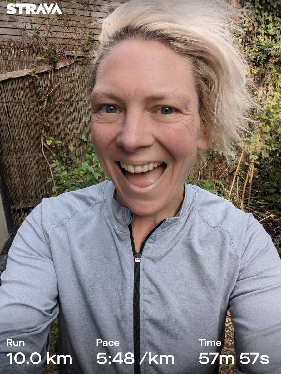 helen_thorn's tweet photo. Happy to be back running around! Look at that stupid jolly face! Nice little 10km around Dulwich park. Yes please!
#running
#weekendrunning
#runningtwat https://t.co/g9SQZpEyKc