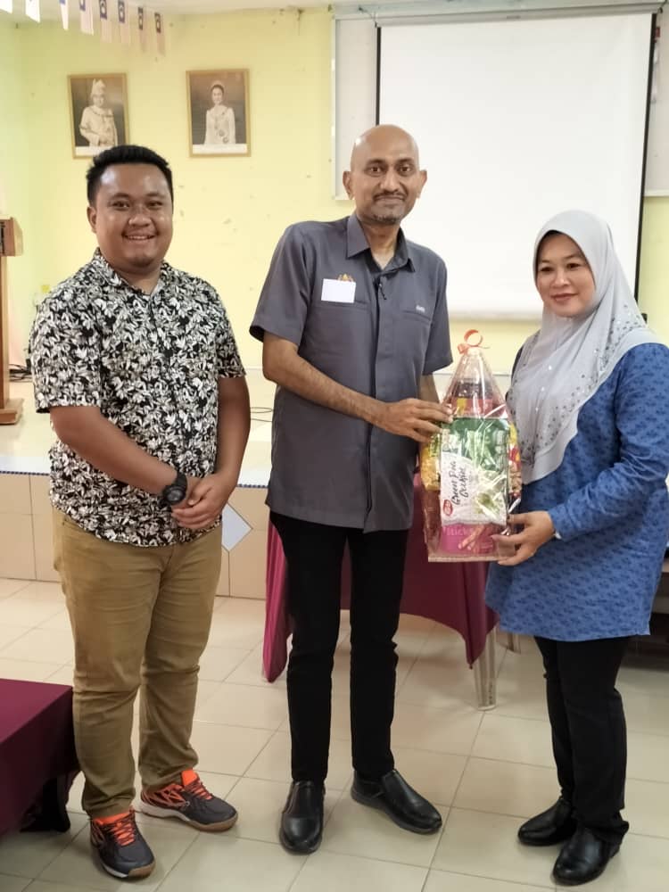 INFRAKKDW's tweet photo. Verifikasi Pelan Tindakan Strategik Desa (PTSD)
Tempat : Kampung Temelong, Lenggong, Perak (Kategori Kg. Lembah)
Tarikh: 16 Okt 2022 (Ahad)
#kplb
#infrakplb
#luarbandarsejahtera
#KeluargaMalaysia https://t.co/B8fv2k3tVN