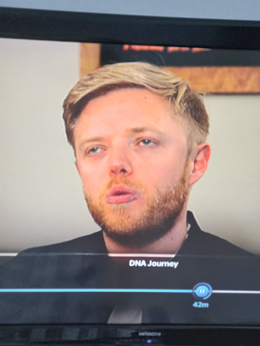 HonestGriff's tweet image. Sorry @robbeckettcomic just watching #dnajourney had to pause the tv and it stopped like this 😆😆😆😆