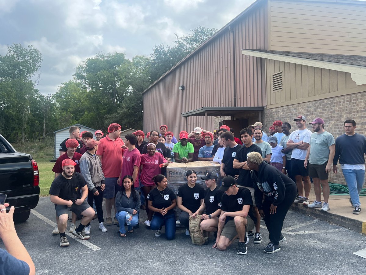 StateRotc's tweet image. Bobcat Battalion Cadets, coordinated by CDT Elijah, help in packaging over 1200 meals this Saturday. 

The NEXT step will be to distribute these meals locally and around the world. 1 package = 6 mouths fed! @txst @5thBrigadeROTC
