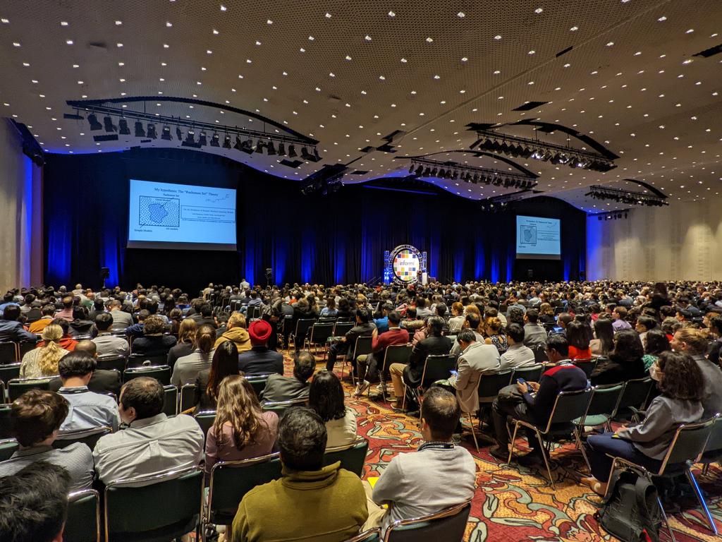 Interesting talk to show simple models can be as informative as large models! 
First plenary talk at #informs2022 @INFORMS2022