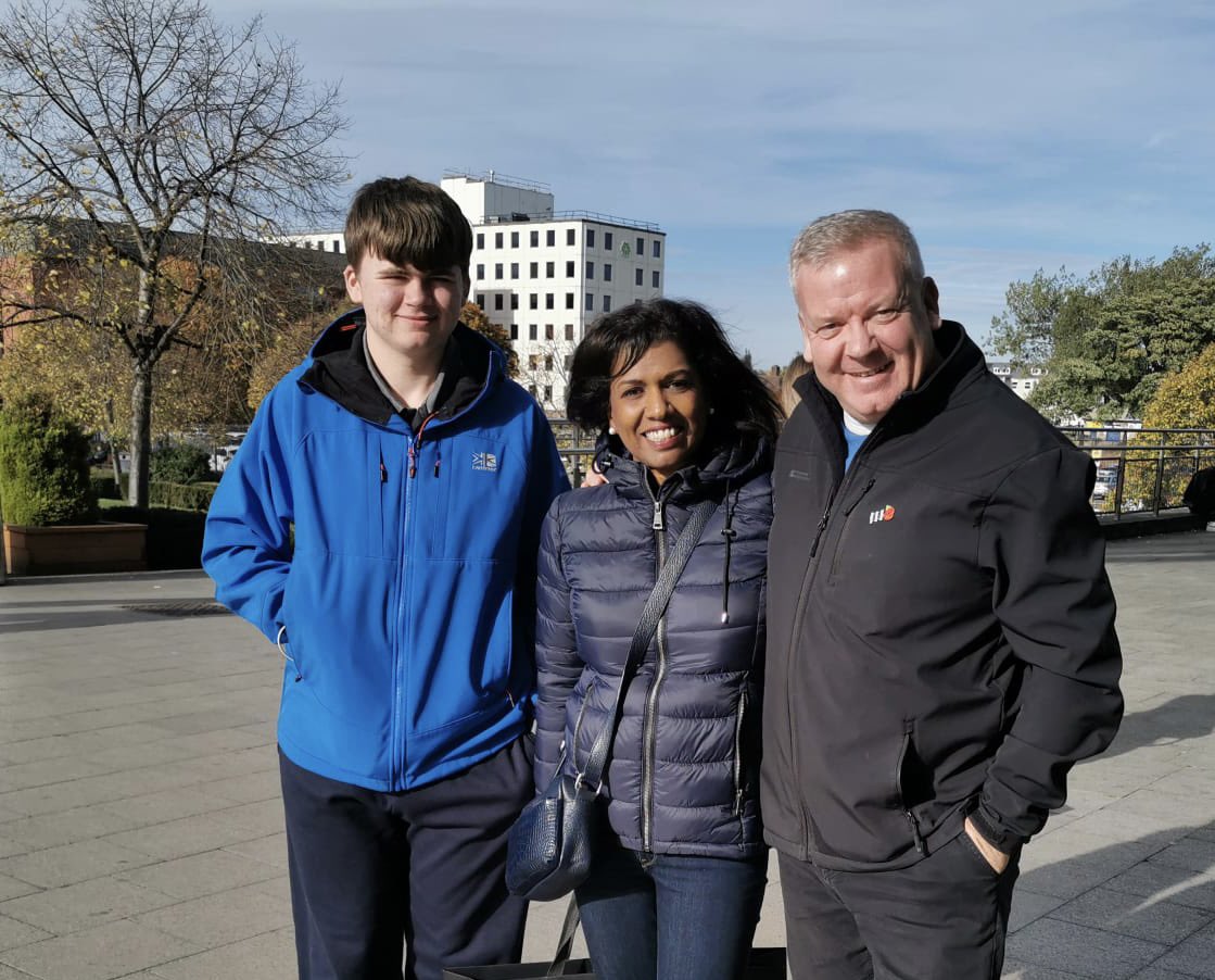 Good to see you in Hull @markgarratt100  and Matthew. Enjoy the footy. X