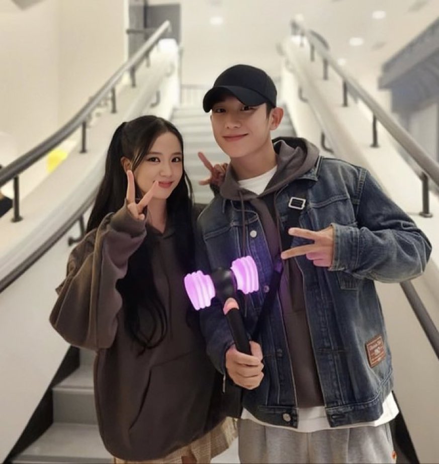 mssooya's tweet photo. Attend her concert, wear matching hoodies, wear Dior jacket, took a photo just both of them, post it on his igs.. who else are the brave enough if its not Jung Haein? 😬😂 https://t.co/BXqDH9P8W2