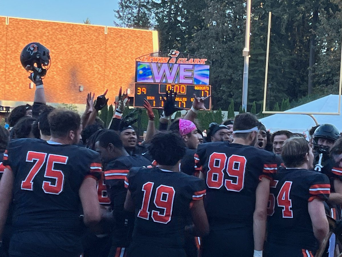 Lewis & Clark President Dr. Robin Holmes-Sullivan tweet media