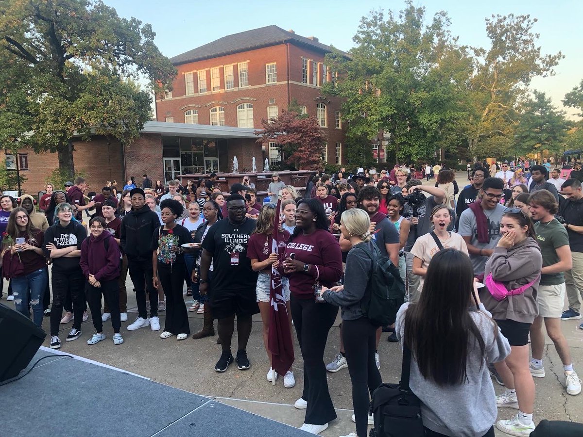 SIUGetInvolved's tweet photo. What a Homecoming game and week it was!! 

BIG thanks to @SPC_SIUC for making Homecoming happen!
We hope students, alumni and the community enjoyed all the fun at SIU the last 6 days!! Until next year! GO DAWGS!! 

#siuhomecoming22 #thisissiu #getinvolved #spc #gosouthern https://t.co/effm0nc6Ie