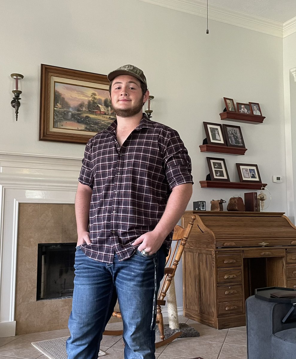 HolliSims's tweet photo. And this kid’s first visit home since July went way too fast.  Already west bound headed back to Alpine picking up 3 teammates on his way back.  Work hard - play hard and we will see you soon!  Love ya @Joe_Curtis_Sims!  #loboSRise #brandem @charger4life https://t.co/PfAOZ52FJg