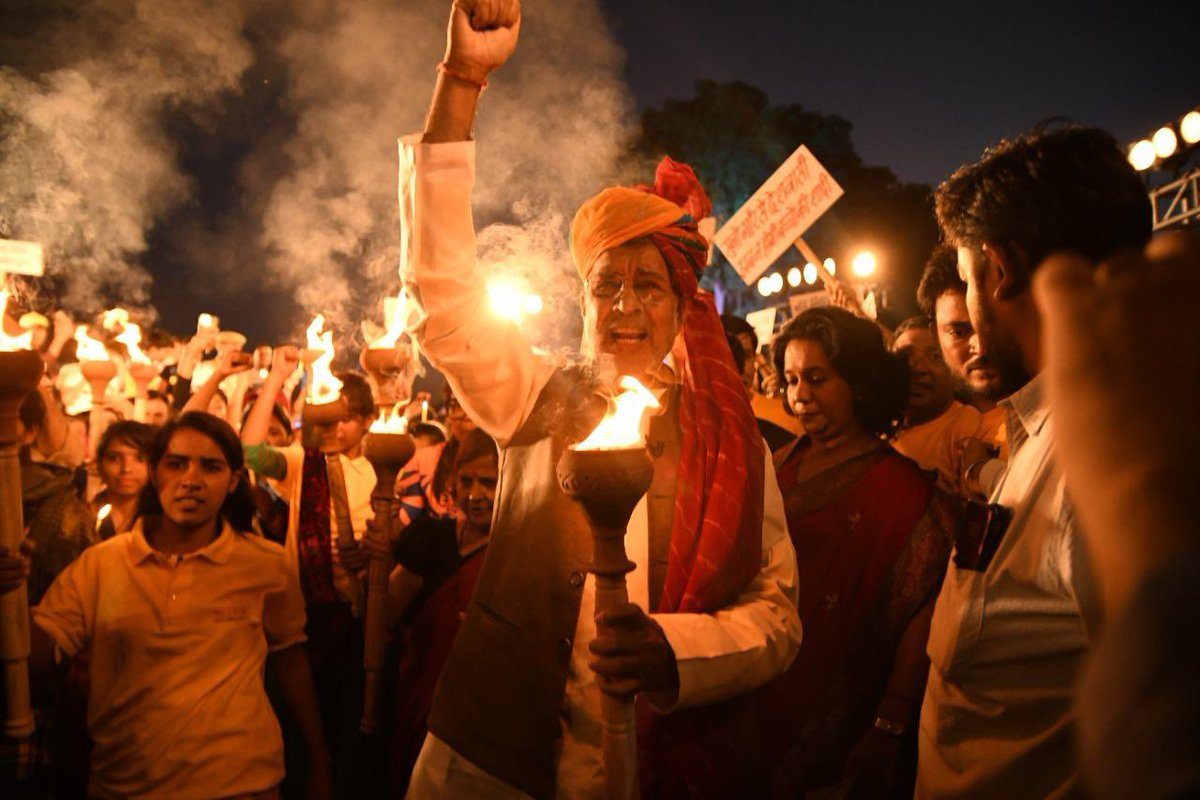 k_satyarthi's tweet photo. Today, millions of people around the country walked side by side, carrying a flame of light in their hands and a burning fire inside their hearts. History is being created, this is just the beginning. Together we can and we will make ensure a #ChildMarriageFreeIndia https://t.co/qIRzrkvXXA