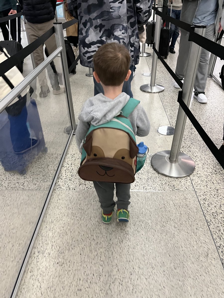 After a sprint to the terminal carrying this guy I’m wide awake. ⁦<a href="/flySFO/">San Francisco International Airport (SFO) ✈️</a>⁩