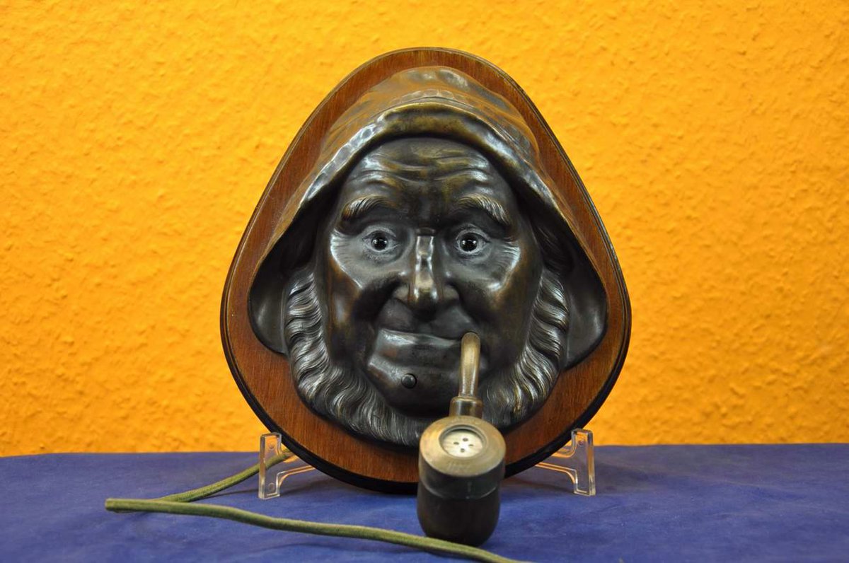 #forsale #zuverkaufen at/bei #KuSeRa #onlineshop #antikmarkt #antiquemarket #maritim #Feuerzeug #Zigarre #seemann #Seafarer #antiques #antiquitäten 

#sailor head, wall #cigar #lighter from Auag 449 around 1900 - interested? then click here👉 👉 👉 shop.kusera.de/Head-from-sail…👈👈👈