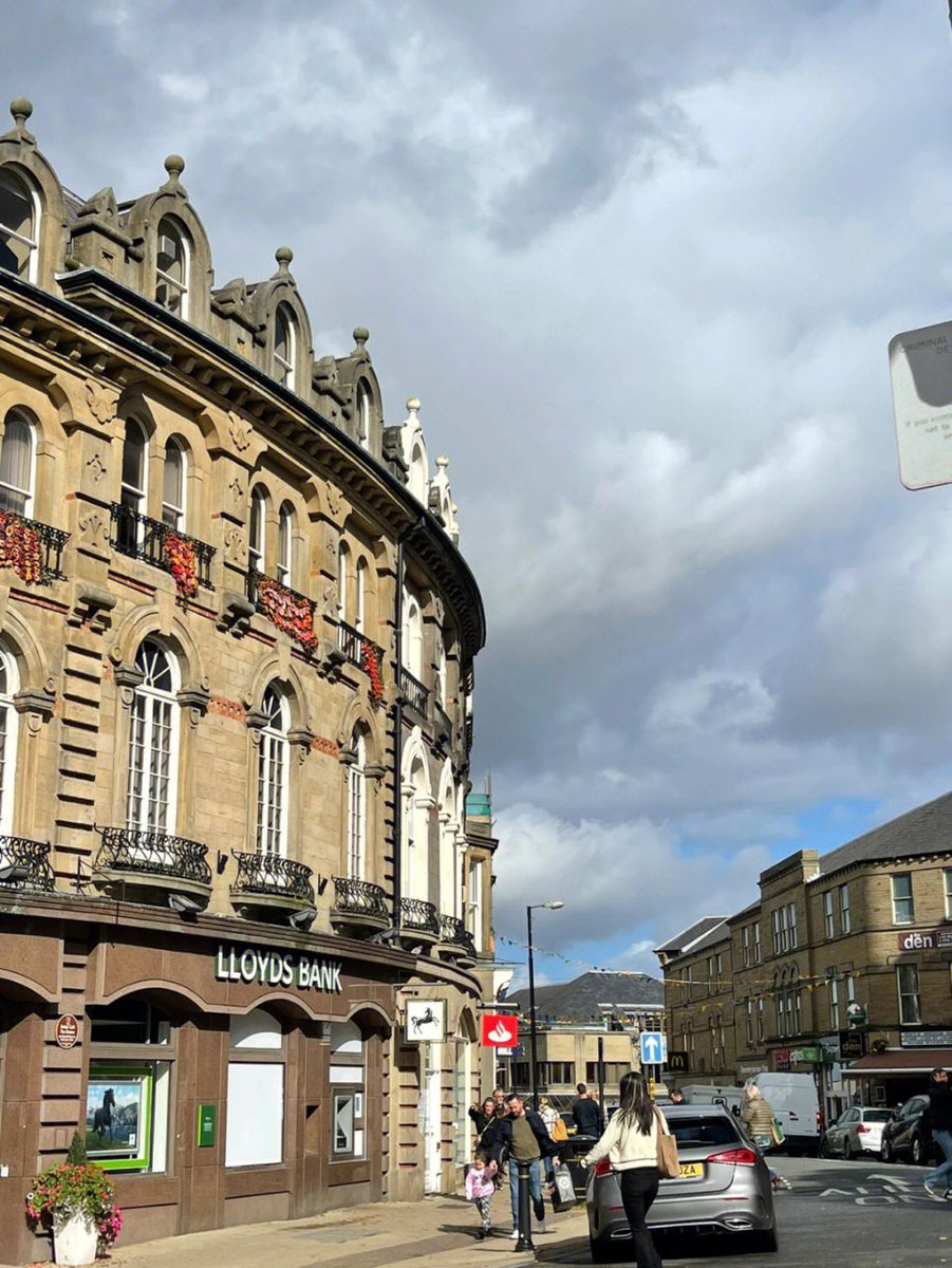 YoHoodEnt's tweet photo. Welcome to London🥰 https://t.co/8ganrBPO01