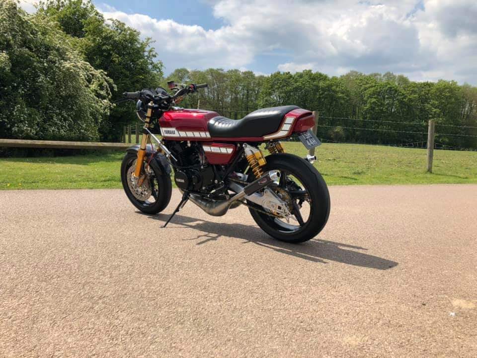 2TRiders1's tweet photo. Yamaha RD400 from #AlanPhillips, rebuilt with first class parts to get her up to 80HP at the wheel, what a machine!
👉 More on Instagram &amp; Facebook 👈
▪️▪️▪️▪️▪️▪️▪️▪️▪️▪️▪️
🚨 2TRiders respects the copyrights from Alan Phillips.
▪️▪️▪️▪️▪️▪️▪️▪️▪️▪️▪️ https://t.co/mOqsHfbK3i