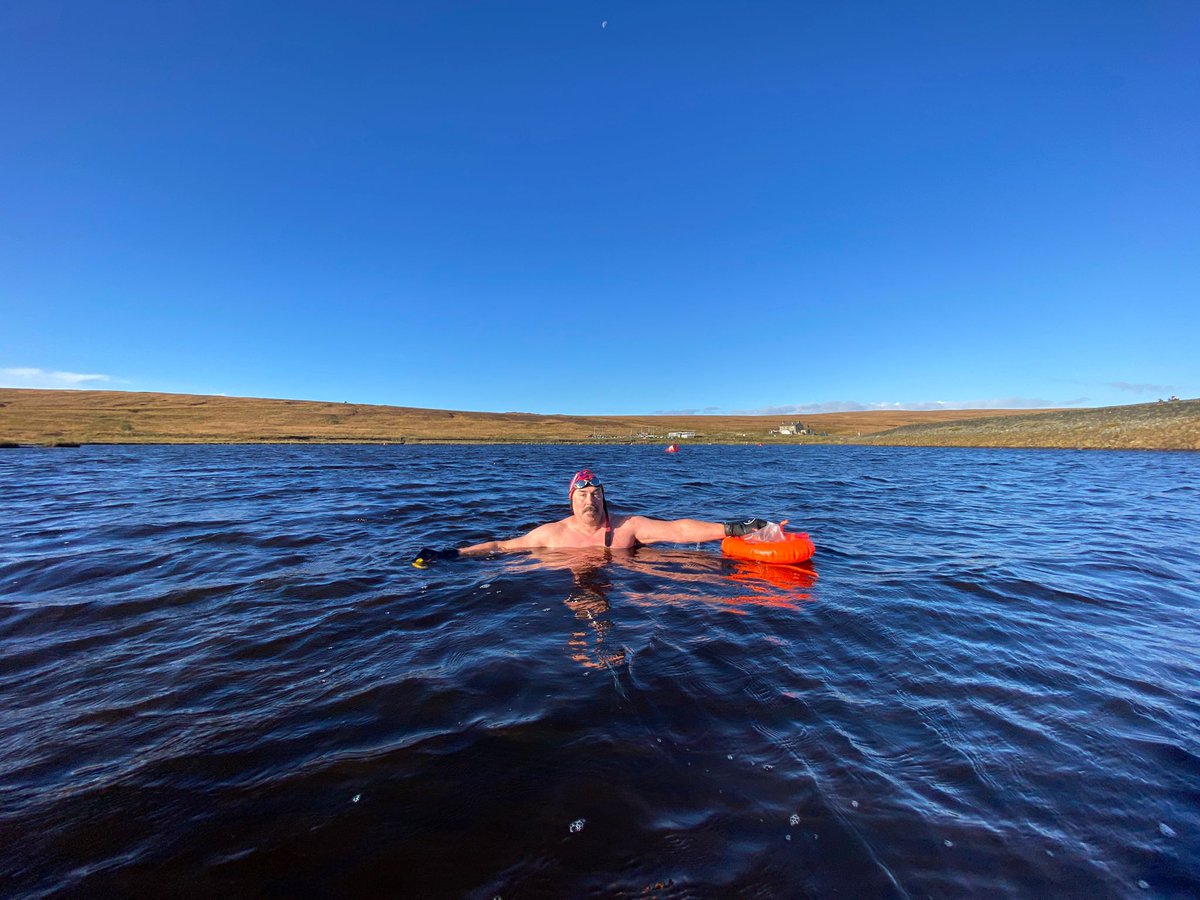 adrianswimmer's tweet photo. Spectacular open water swim on the Pennine Hills this Sunday morning. A cooling 10°c in the water and still resisting the wetsuit.
#redbrookreservoir #redbrook #marsdenmoor #marsden #yorkshire #Oldham #penninehills #openwaterswim #wildswimming https://t.co/POaQZHGvuJ