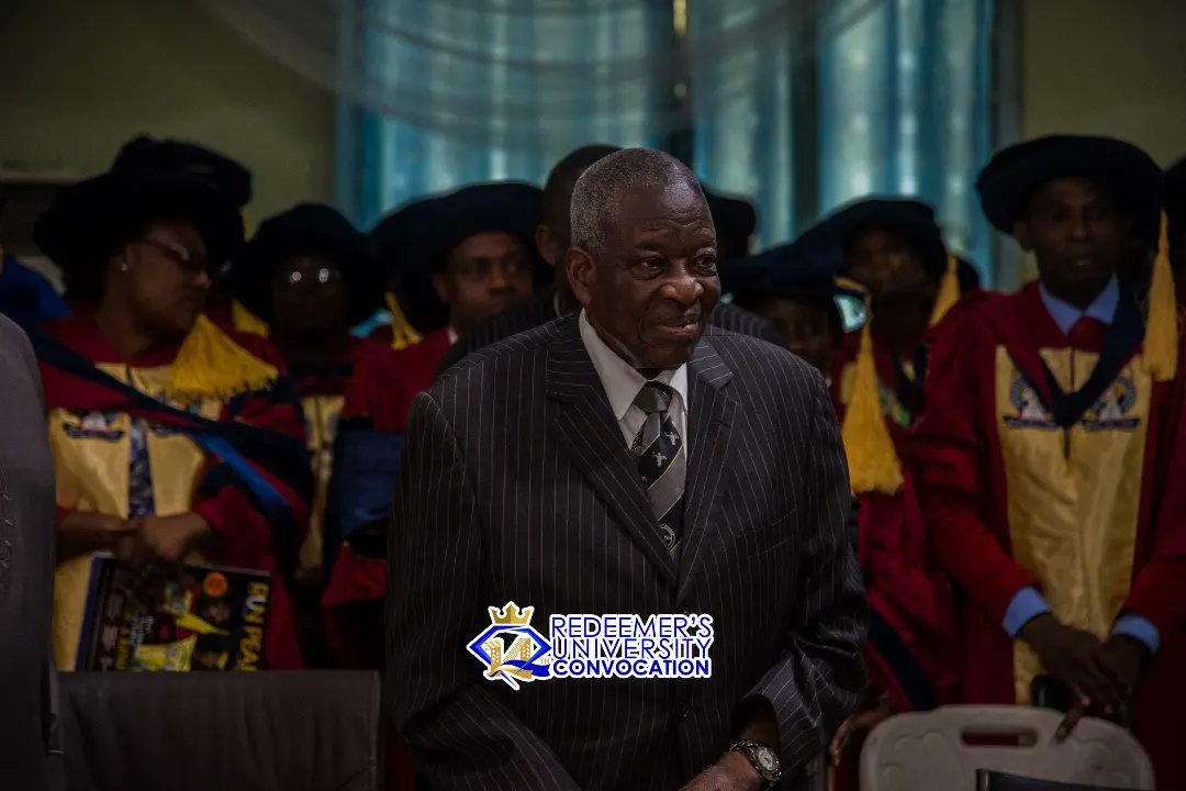 RedeemersUni's tweet photo. Elder Simeon Olakunri received an honorary degree award at the Convocation Ceremony.
#Redeemersuniversity
#Insiderun
#14thconvocation
#convocationceremony https://t.co/DX6wdtoZFW