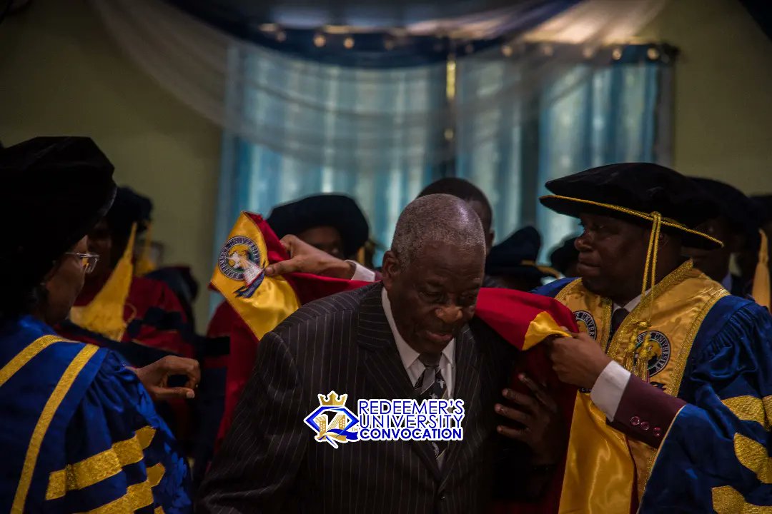 RedeemersUni's tweet photo. Elder Simeon Olakunri received an honorary degree award at the Convocation Ceremony.
#Redeemersuniversity
#Insiderun
#14thconvocation
#convocationceremony https://t.co/DX6wdtoZFW