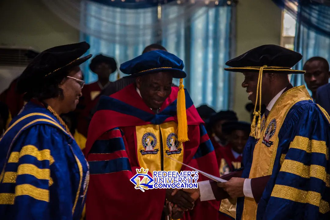RedeemersUni's tweet photo. Elder Simeon Olakunri received an honorary degree award at the Convocation Ceremony.
#Redeemersuniversity
#Insiderun
#14thconvocation
#convocationceremony https://t.co/DX6wdtoZFW