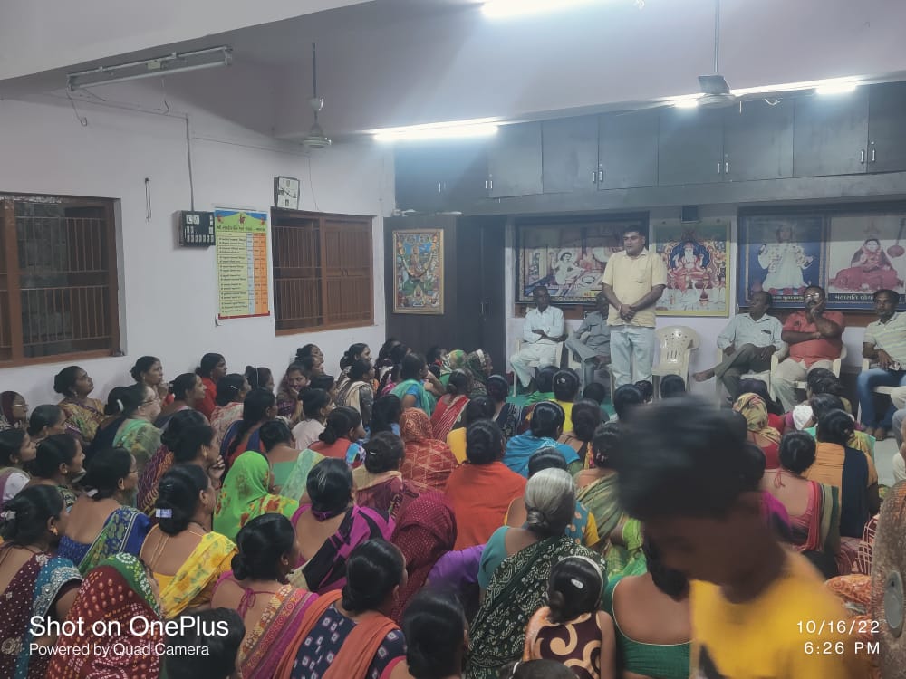 PatatVikram's tweet photo. ગુજરાતના પનોતા પુત્ર અને દેશના વડાપ્રધાન નરેન્દ્ર ભાઈ મોદી તારીખ 19 ના રોજ જૂનાગઢ ખાતે જાહેર સભા સંબોધવાના હોય અને તેમાં મોટી સંખ્યામાં ભાલપરામાંથી લોકો જવા માટે અને આમંત્રણ માટે અને આયોજન માટે એક મીટીંગ રાખવામાં આવેલી હતી https://t.co/I0jqxiU9uA
