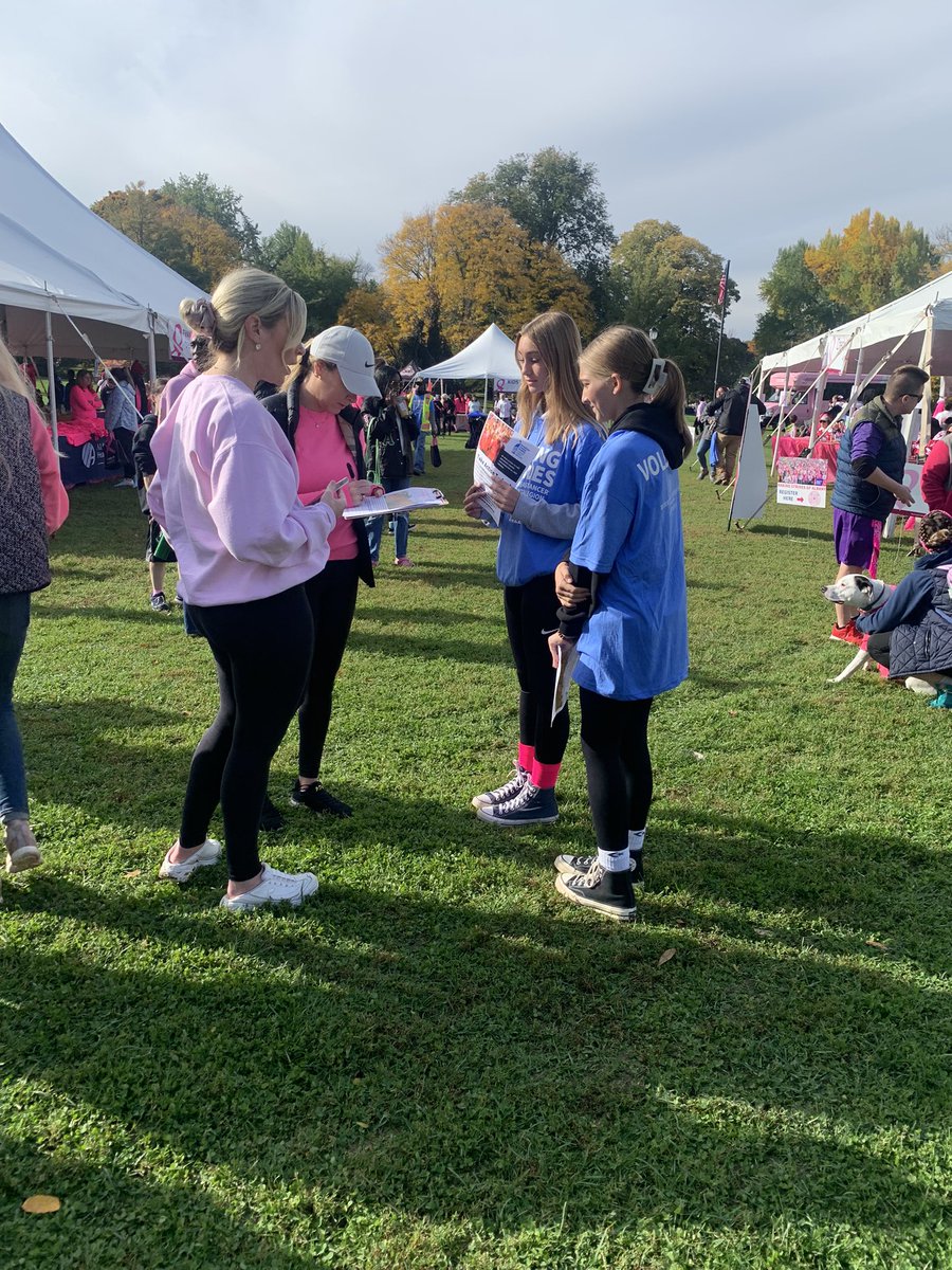 CoachSherman10's tweet photo. Our @MohonRunner XC team volunteering at the #AlbanyStrides breast cancer walk. Love their dedication to ending cancer! @MohonSports @MightyPrincipal @MileSplitNY https://t.co/fBo07n8LxQ