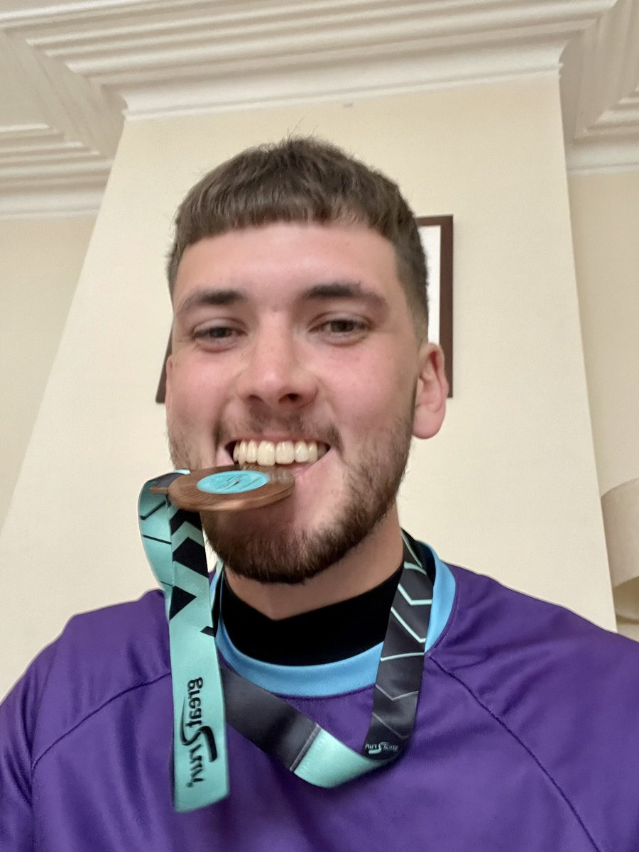 RomseyCam's tweet photo. Good experience running the #GreatSouthRun for the first time today. Such a buzz seeing everyone come out of their homes to support 💪🏼 #runmycity https://t.co/vMwyPYBRgr