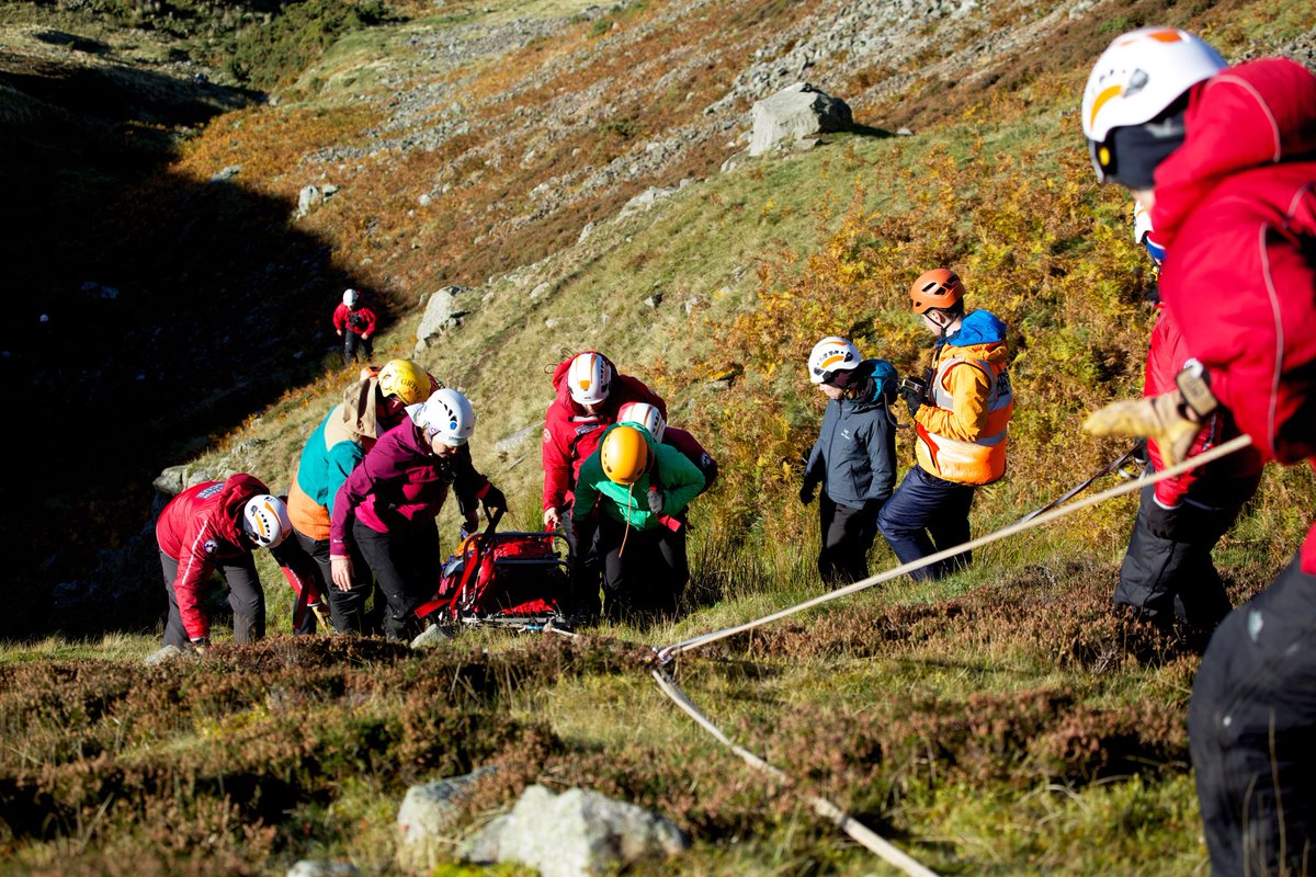 theexpedleader's tweet photo. Getting to grips with some tech rescue on the @WorldExtremeMed &amp; @NNPMRT SAR course today https://t.co/68yOmXipRi