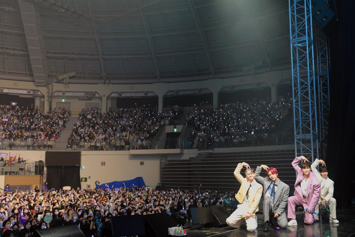 Highlight_AUent's tweet photo. [📸] 역시나 덕분에 행복이 만개한 가을입니다💡 여러분의 마음도 지금 우리와 같기를 바라며🫶 다정한 온기로 가득한 밤 보내세요💕

#하이라이트 #HIGHLIGHT
#윤두준 #YOONDUJUN
#양요섭 #YANGYOSEOP
#이기광 #LEEGIKWANG
#손동운 #SONDONGWOON
#하이라이트운동회 https://t.co/03kFUZZyrN