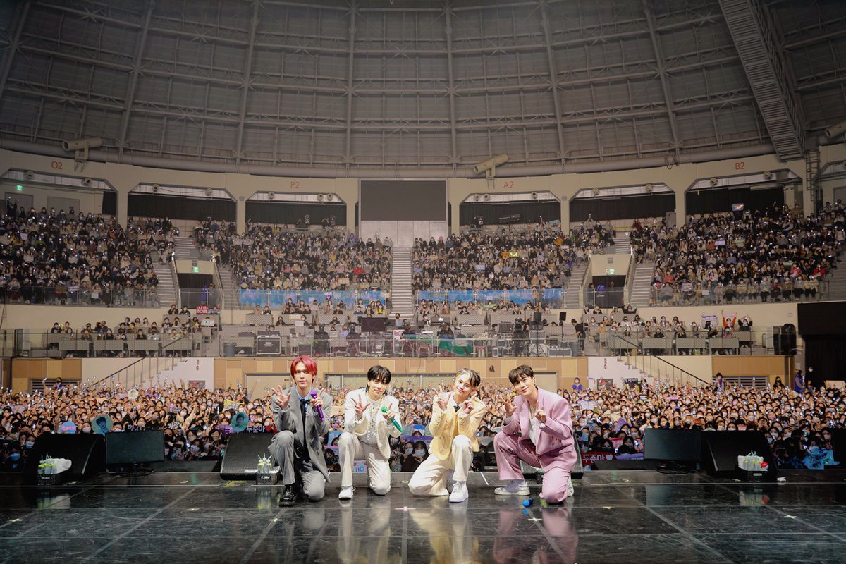 Highlight_AUent's tweet photo. [📸] 역시나 덕분에 행복이 만개한 가을입니다💡 여러분의 마음도 지금 우리와 같기를 바라며🫶 다정한 온기로 가득한 밤 보내세요💕

#하이라이트 #HIGHLIGHT
#윤두준 #YOONDUJUN
#양요섭 #YANGYOSEOP
#이기광 #LEEGIKWANG
#손동운 #SONDONGWOON
#하이라이트운동회 https://t.co/03kFUZZyrN