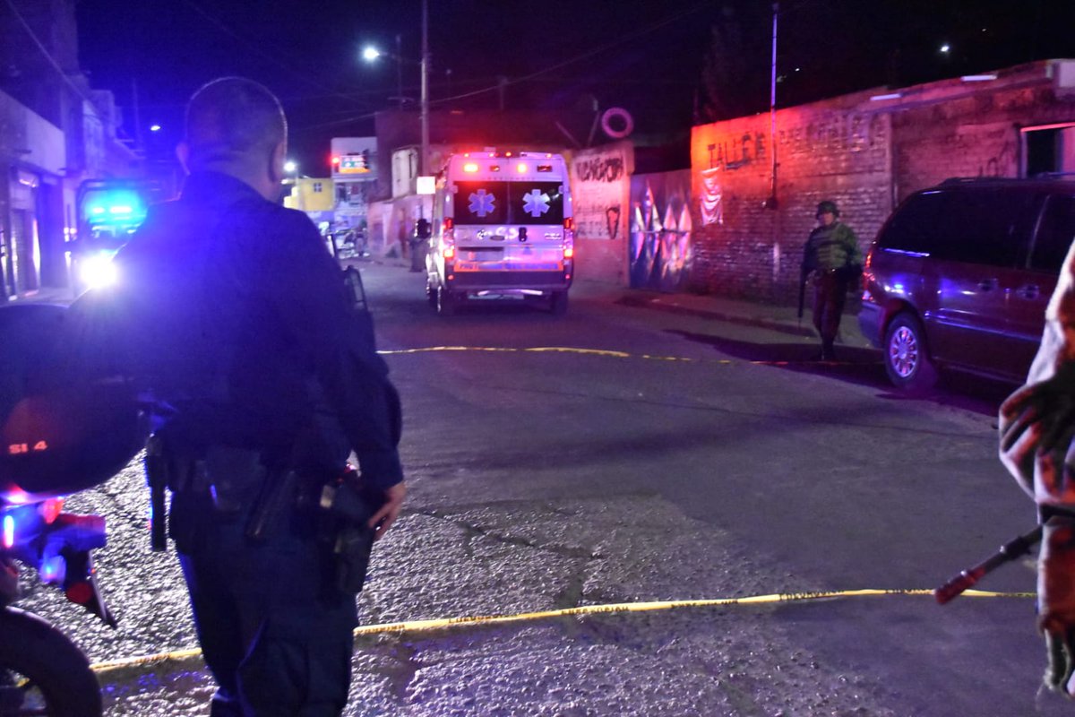 #masacre #irapuatoGto asesinan a 12 personas y dos más resultan heridas en un ataque a un bar "El Pantano", en la colonia 12 de diciembre, en hechos suscitados la noche del Sábado