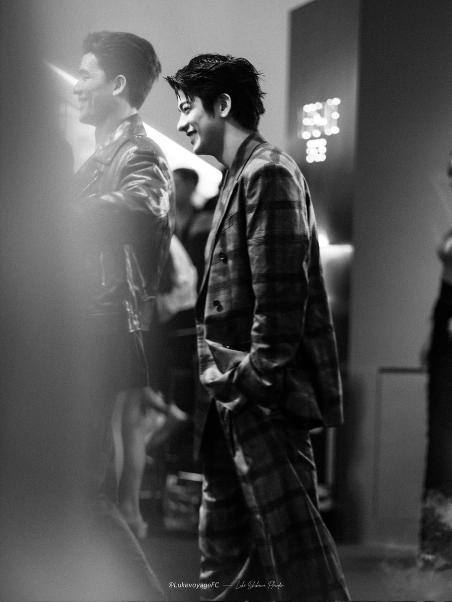 LukevoyageFC's tweet photo. Black and White 🖤🤍
#VersaceParfums #VersaceEros #VersaceErosTH #BeautyHallThailand
@thelukevoyage #lukevoyage
#ลุคอิชิคาว่า #lukevoyagethailand
📸 @luke_aroundyou https://t.co/ZedVBOzUOz