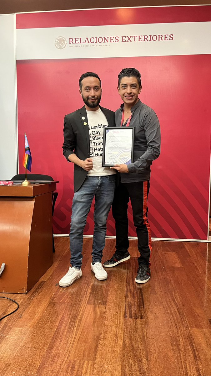 Emanuel_mg's tweet photo. Gracias a mi familia #Yaaj, a @ivantagledurand, @AdrianRodMX, @paosantillanmx y @AlesitaPerez por creer en mi e invitarme a formar parte de estos espacios seguros de construcción y enriquecimiento. 🫰🏻
Pero sobre todo por generar estos convenios internacionales para calificarnos. https://t.co/PBDxPB78dE