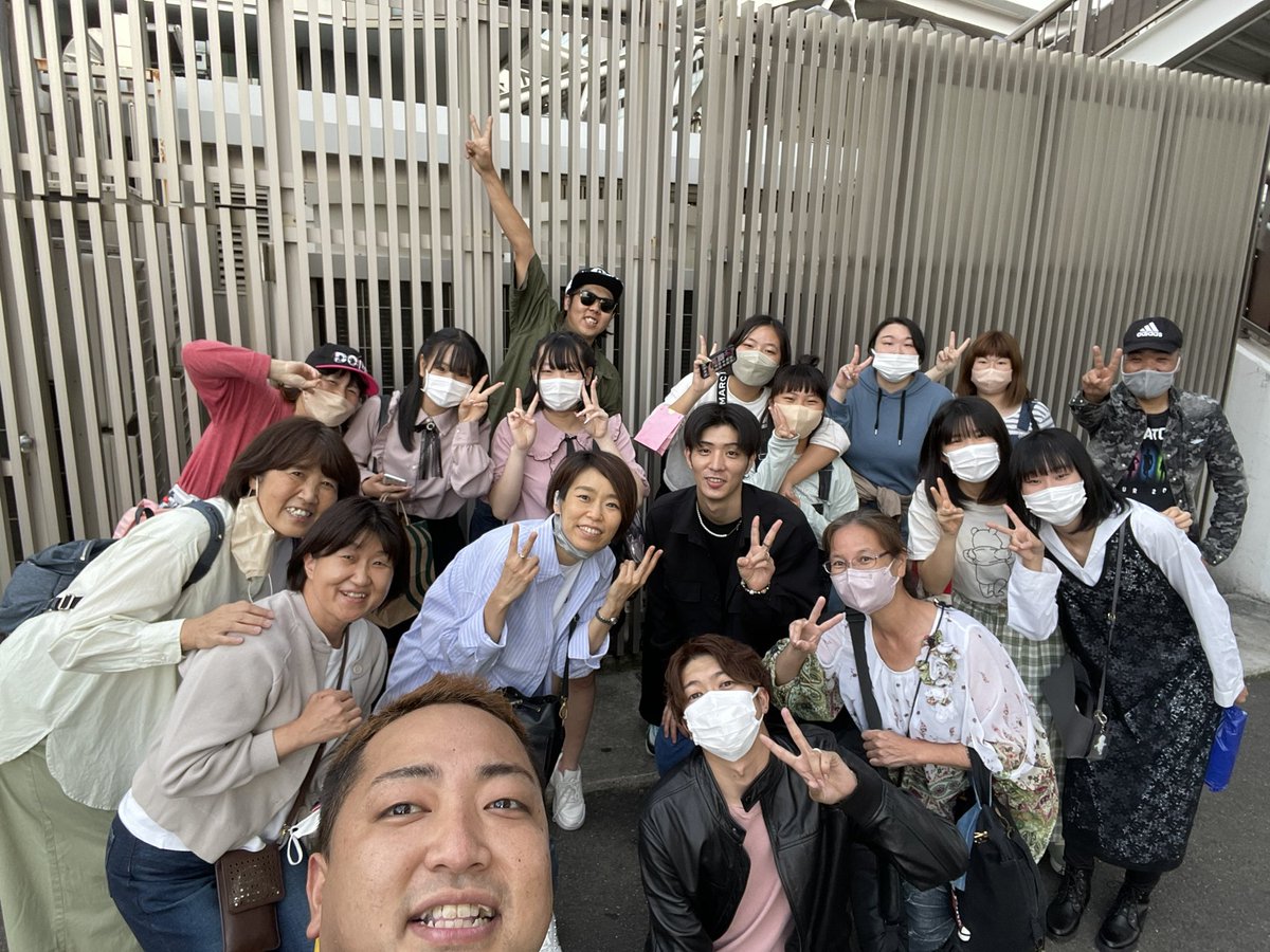 DyuLML's tweet photo. #ZUKKAN、#NEWMO、#TORUSUTO 

 MIC SUN LIFEを結成して
色んな所で共に歌う事が出来て
心から歌を歌い続ける事が
出来たと思います✨
色んな事でぶつかる事もあったけど
やっぱり笑ってる時間が多かったな😌
リーダーとしても、人としても
本間5年間ありがとう。
みんな元気で幸せに😏☀️
SUN-DYUより https://t.co/danxfDW7Nh