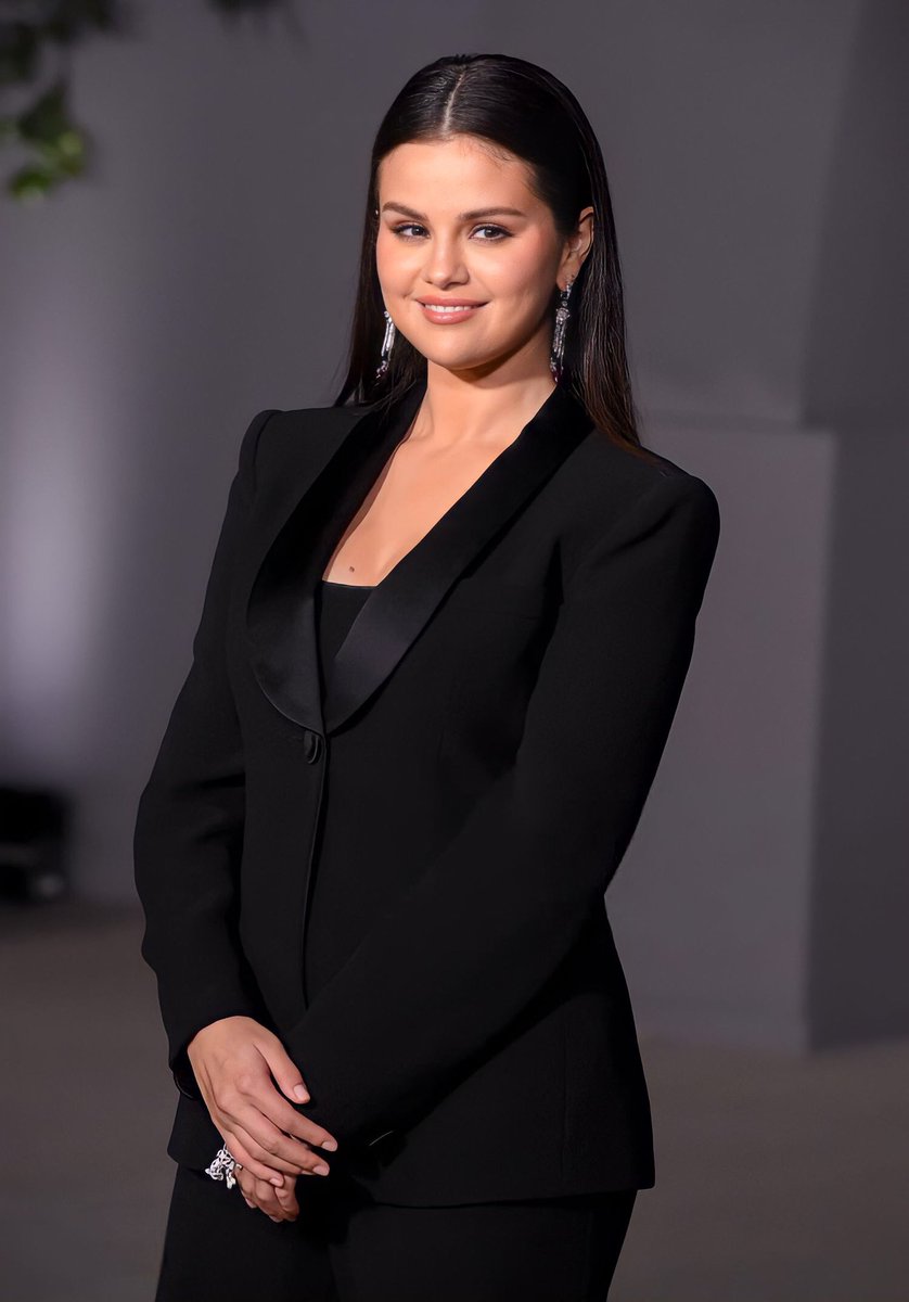 ririlena's tweet photo. Selena Gomez. What a WOMEN. https://t.co/w1NIQ313rR
