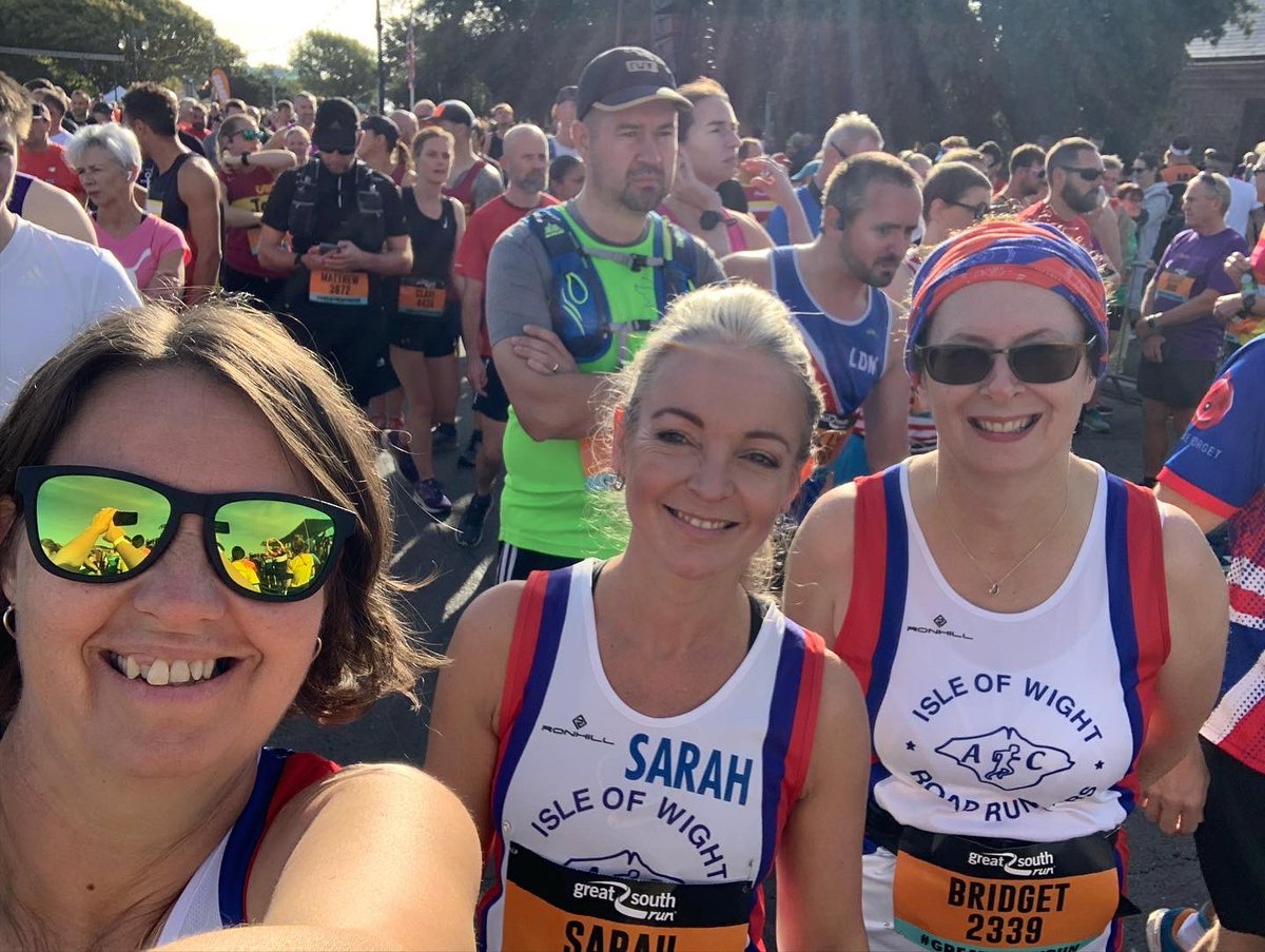 Great South Run - fantastic turnout as always. Proud to wear my club vest again for this one. Great support out on the course <a href="/IOWRR/">IOW Road Runners</a> #sundayrunday #runhappy #southseasunshine