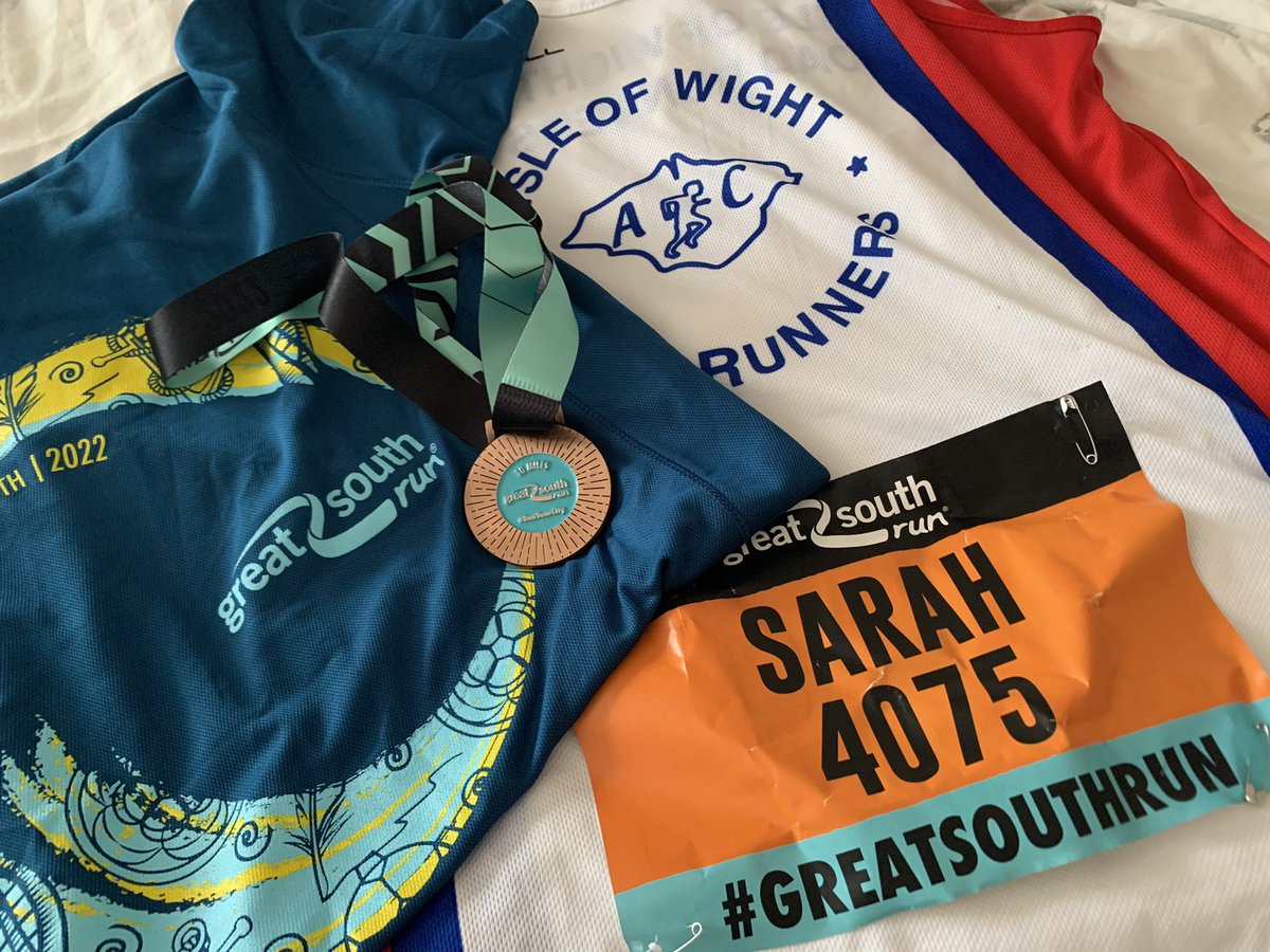 SarahSharp2's tweet photo. Great South Run - fantastic turnout as always. Proud to wear my club vest again for this one. Great support out on the course @IOWRR #sundayrunday #runhappy #southseasunshine https://t.co/5luyvsNiIm