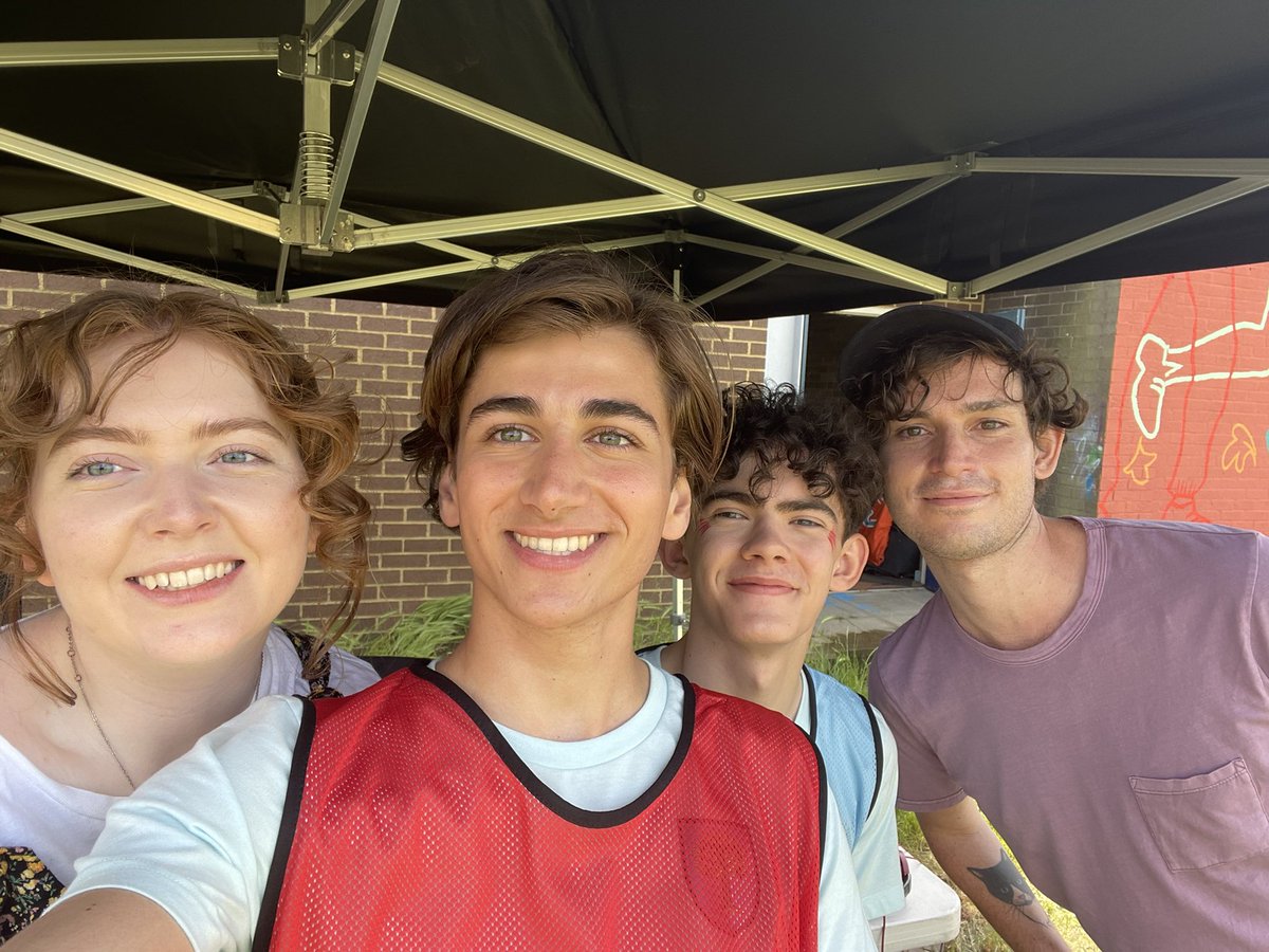 LockeUpdates's tweet photo. Happy birthday Alice, thanks for changed my life, we love you 🥺🫶🏻 @AliceOseman https://t.co/Q2iAaqJ89P