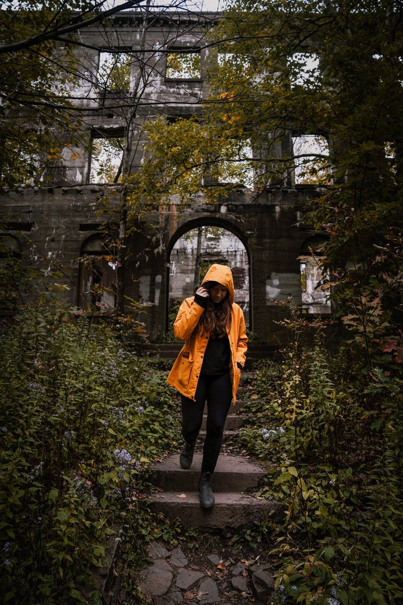 amberoutthere's tweet photo. Happy Sunday Twitter here are some hotel ruins https://t.co/Bd59BRNinS