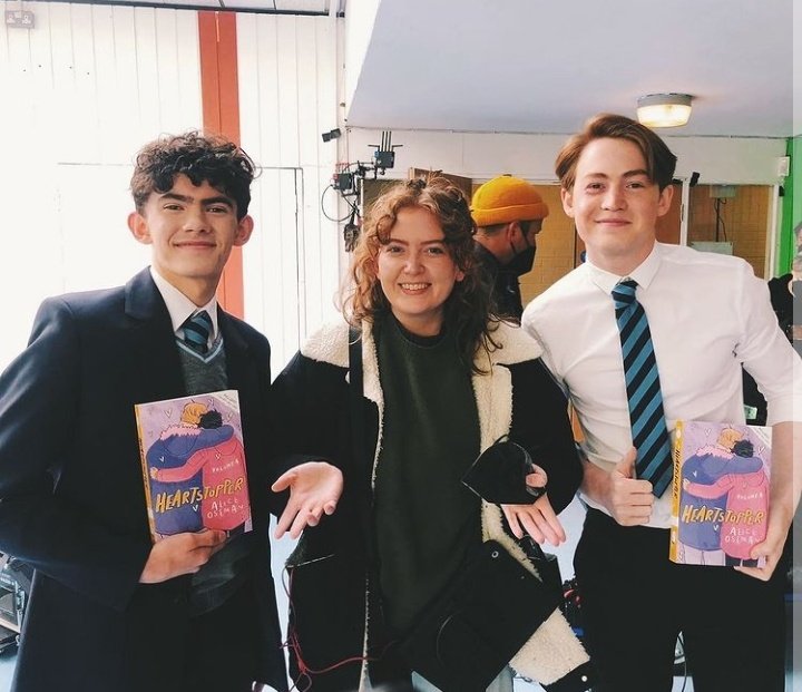 LockeUpdates's tweet photo. Happy birthday Alice, thanks for changed my life, we love you 🥺🫶🏻 @AliceOseman https://t.co/Q2iAaqJ89P