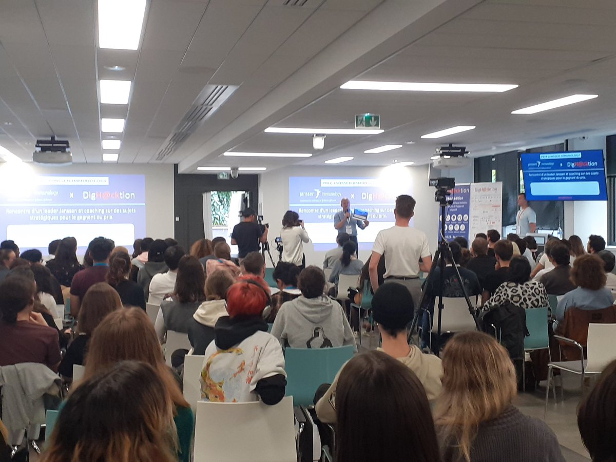 DigHacktion tweet media