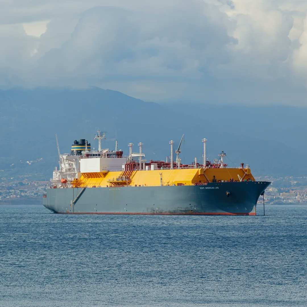 KiteObserver's tweet photo. Vivit Americas LNG Carrier - more high quality photos and panoramas at https://t.co/NqO5loBH9Y

#shipspotting #ship #vessel #maritime #merchantnavy #LNG #lngtanker #lngcarrier #tmscardiff #tmscardiffgas #tanker #sea #Gibraltar #oilandgas https://t.co/3aFdhgkCpz