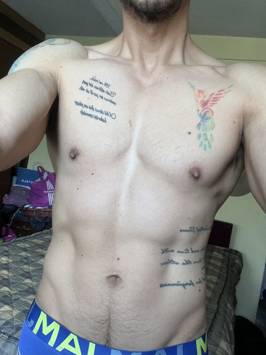 marcoeglez's tweet photo. Hora de levantarse, ya hace hambre y ya los perros piden sombra!
#bodyskinnyhot #bodysunday #bodylanguage ##bodyrelax https://t.co/Ia0AYtW7rm