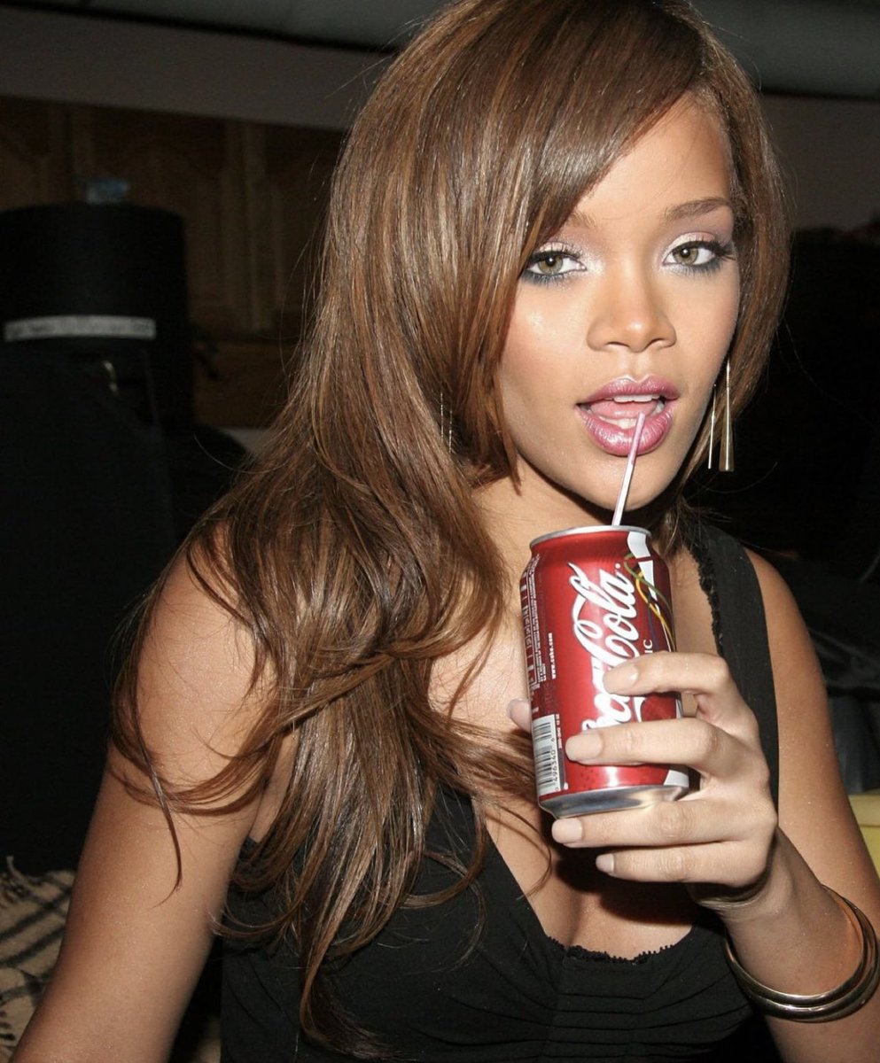 amelia 🏈 on Twitter: "rihanna on set for the unfaithful mv 😍"