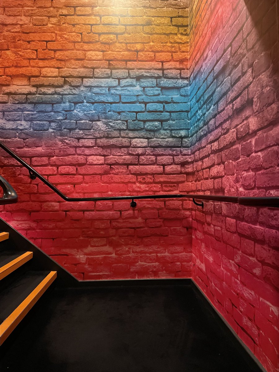 Decorexi1's tweet photo. From one hotel to another. It’s been a colourful week injecting brighter vibes into tired spaces.
.
#stylingadvice #colourpopvibes #daretogobold https://t.co/dPRw3PTSom