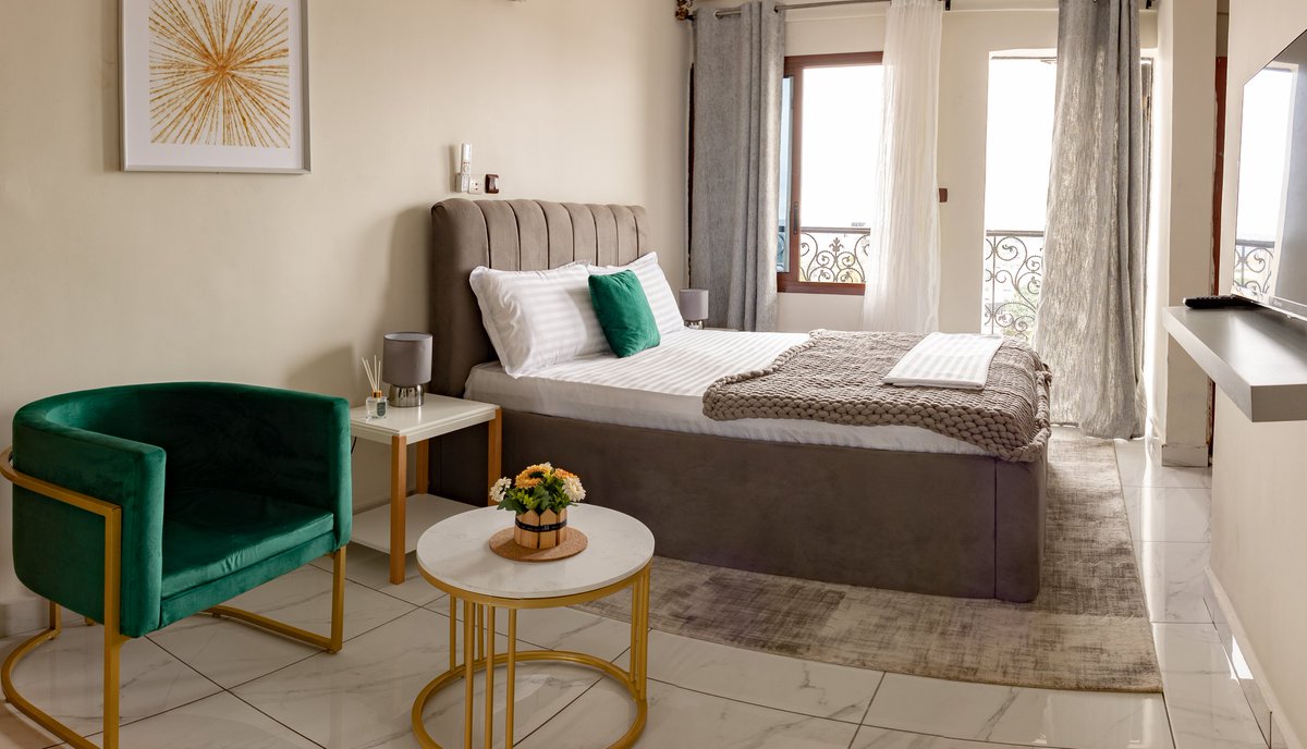 thelastMandeng's tweet photo. Hello everyone.
Je viens de finir de travailler sur un projet de longue date. Une passion.
I know TT is THE place to share this because you people are amazing.

Je vous présente mon tout premier appartement meublé. 
Vos RTs sont et resteront toujours les bienvenus 🙏🏾.
Merci. https://t.co/18k5wqe1w8
