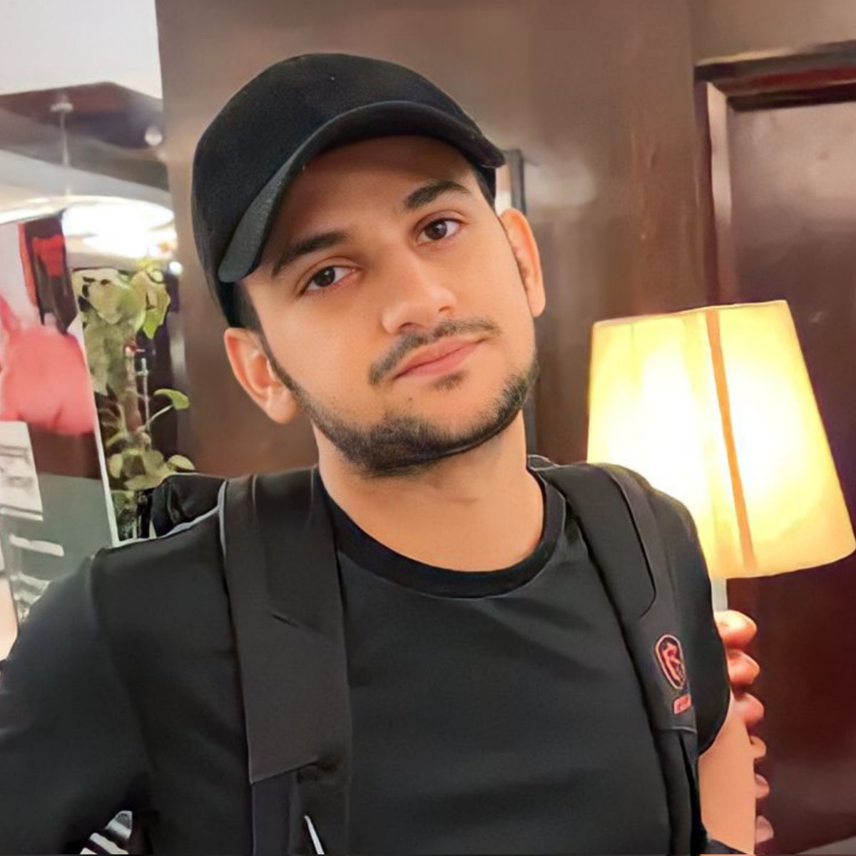 MaazDiaries's tweet photo. Jab school say aao tou Mama bolen jaldi say ready hojao tuition jaana hai.
Le me: https://t.co/9qOFSuFxe6
