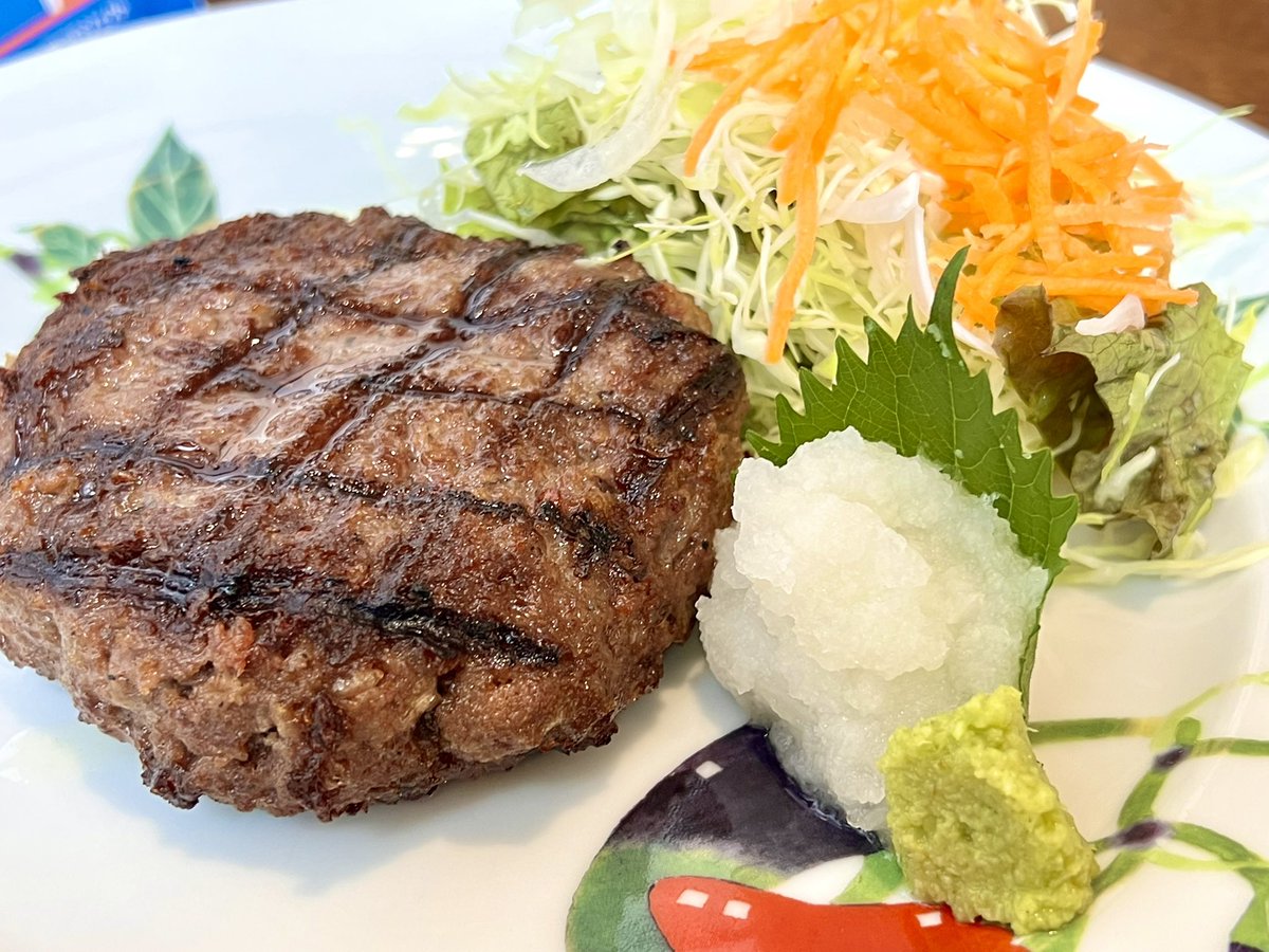 PCX125JF56_2017's tweet photo. もちろん、食欲の秋も😋🥩🍽 https://t.co/7ZRjNgg6yC
